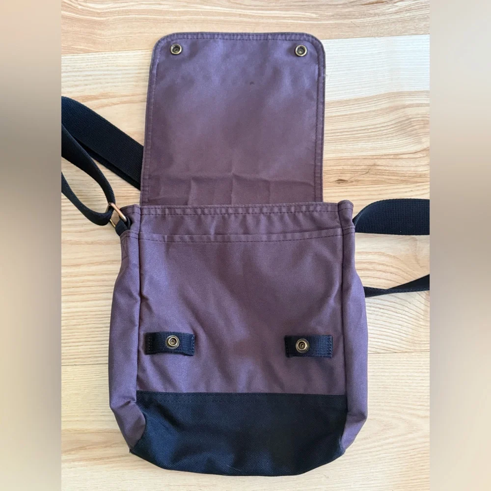 Carhartt Crossbody Wine Color Bag Women's Crossbody Carry All Tote Purse Snap - Picture 8 of 11